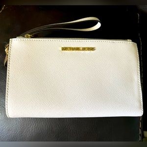 Michael Kors Jet Adele Leather Smartphone Wallet/ Wristlet